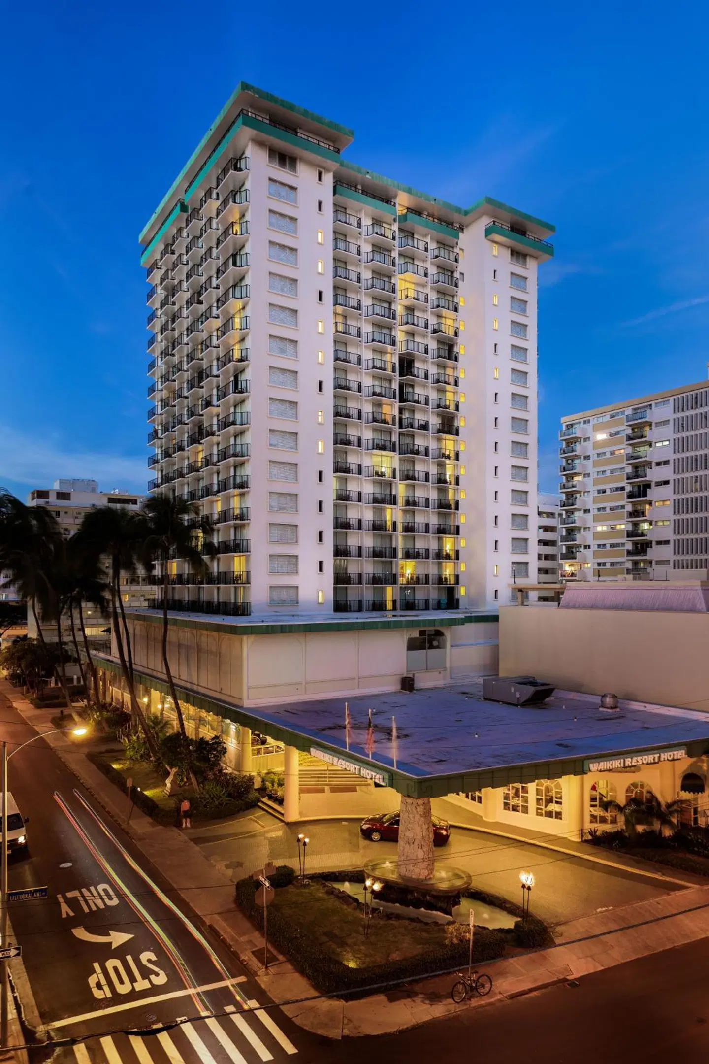 Waikiki Resort Hotel EXTERIOR
