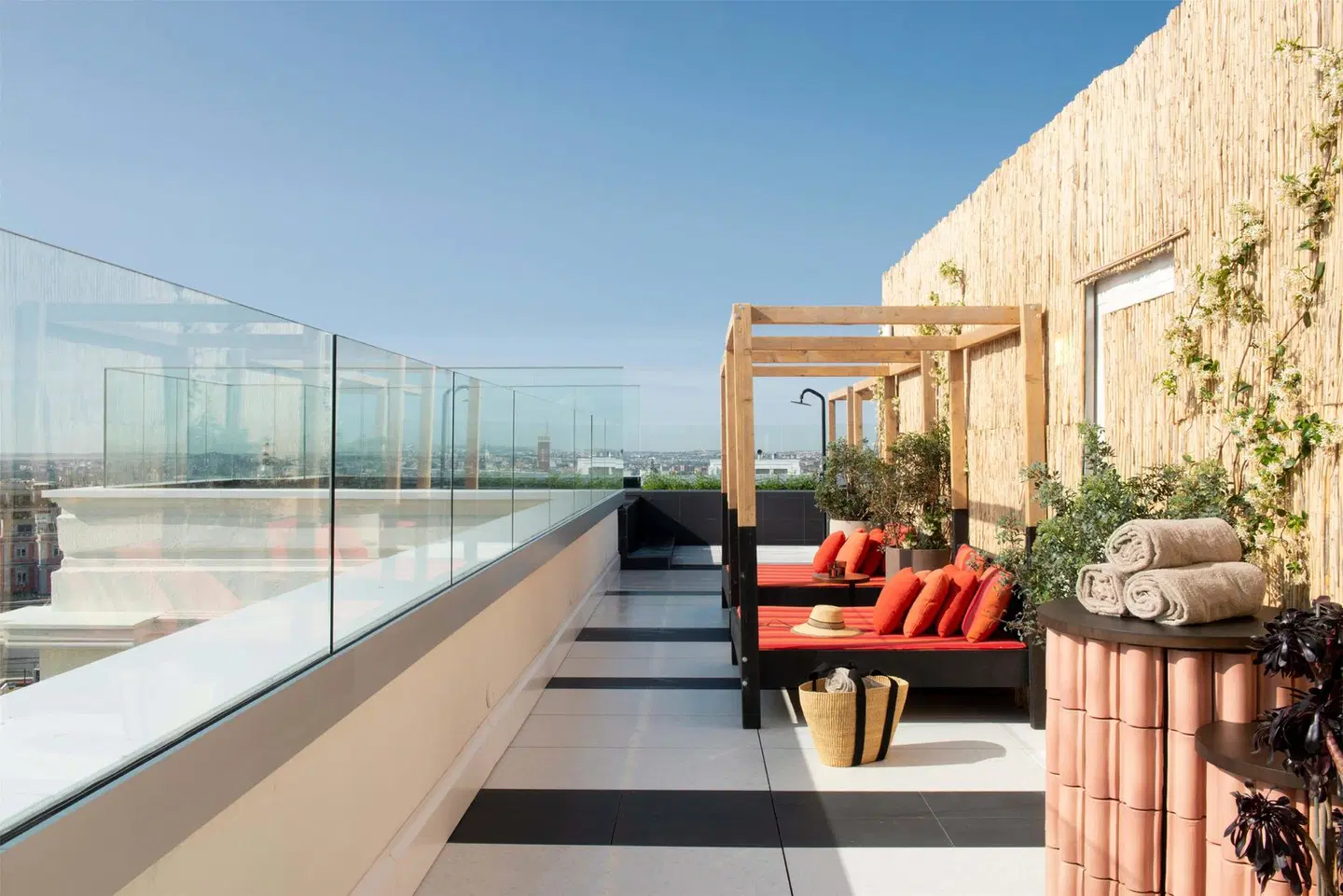 Hotel Montera Madrid, Curio Collection By Hilton Terrasse