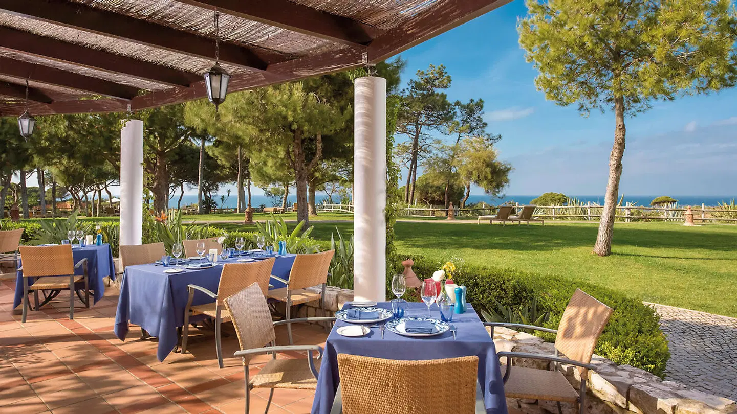 Pine Cliffs Resort: Pine Cliffs Ocean Suites & Spa Restaurant