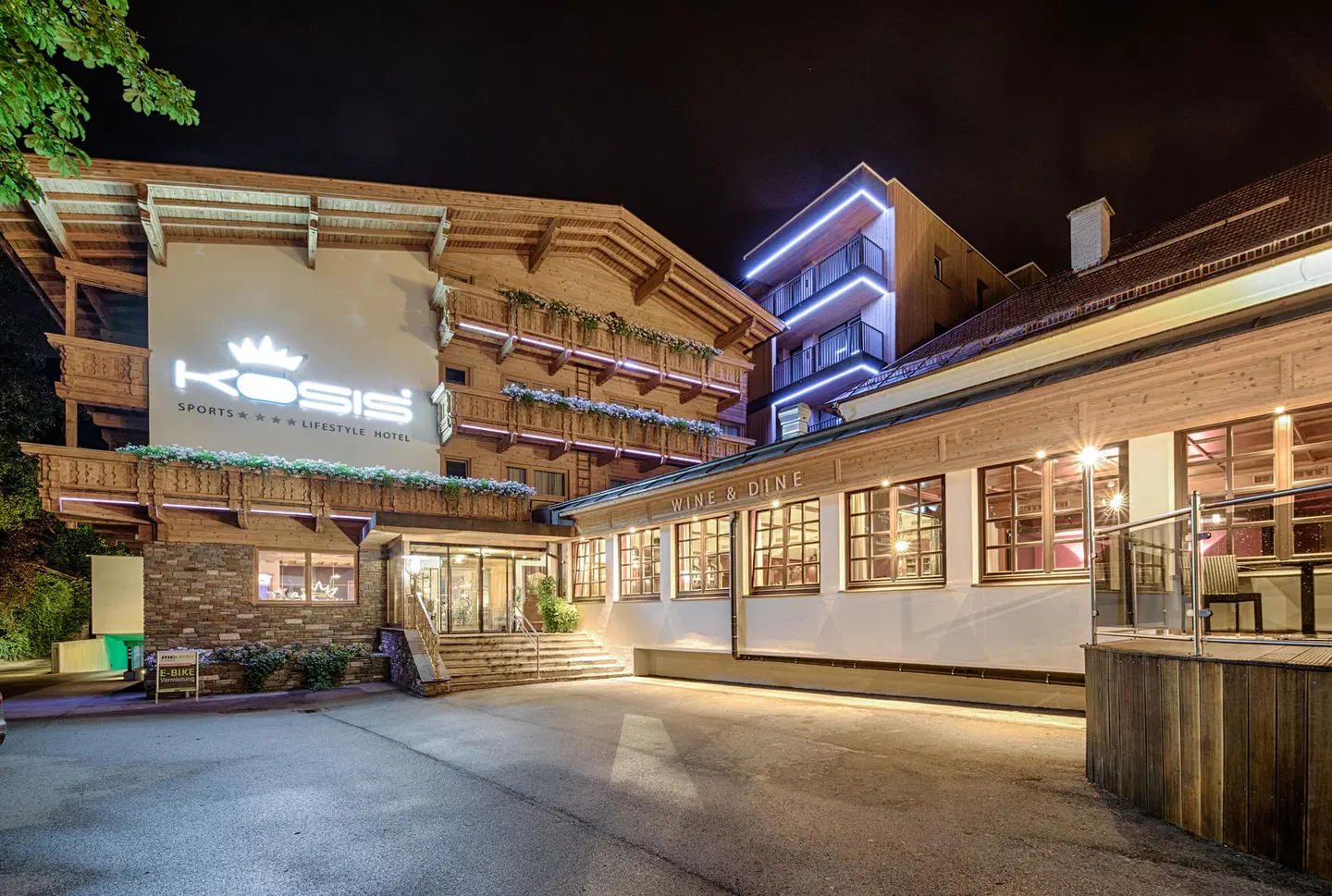 Kosis Sports Lifestyle Hotel EXTERIOR