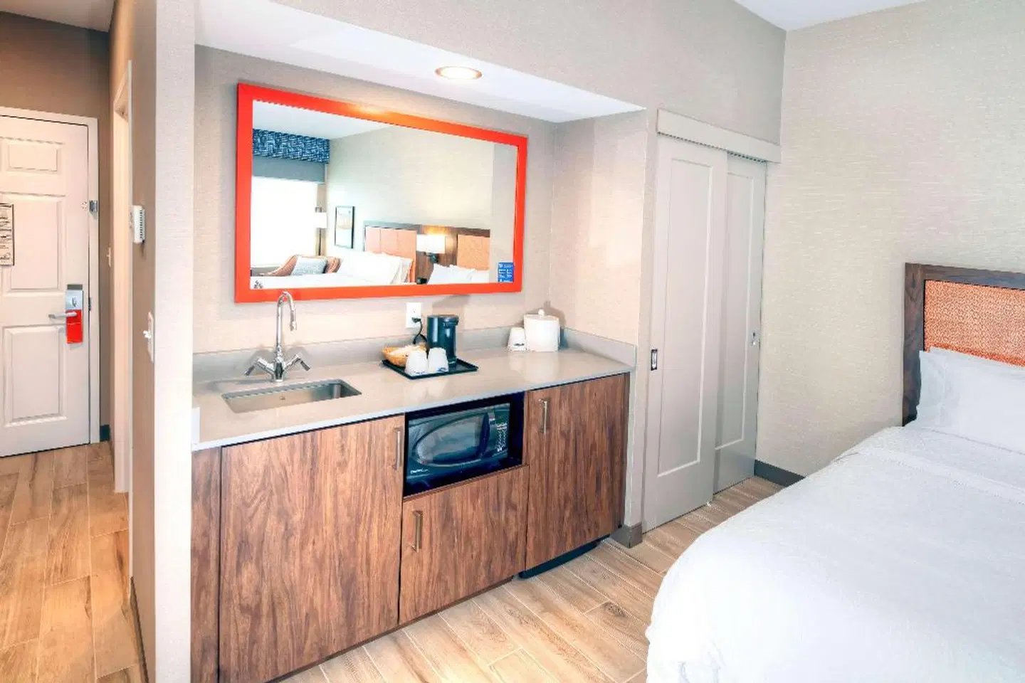 Hampton Inn by Hilton Ottawa Badezimmer