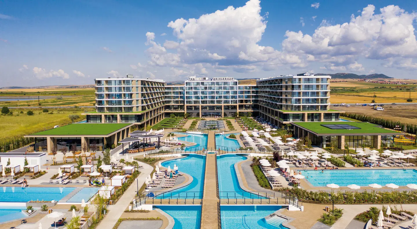 Wave Resort EXTERIOR