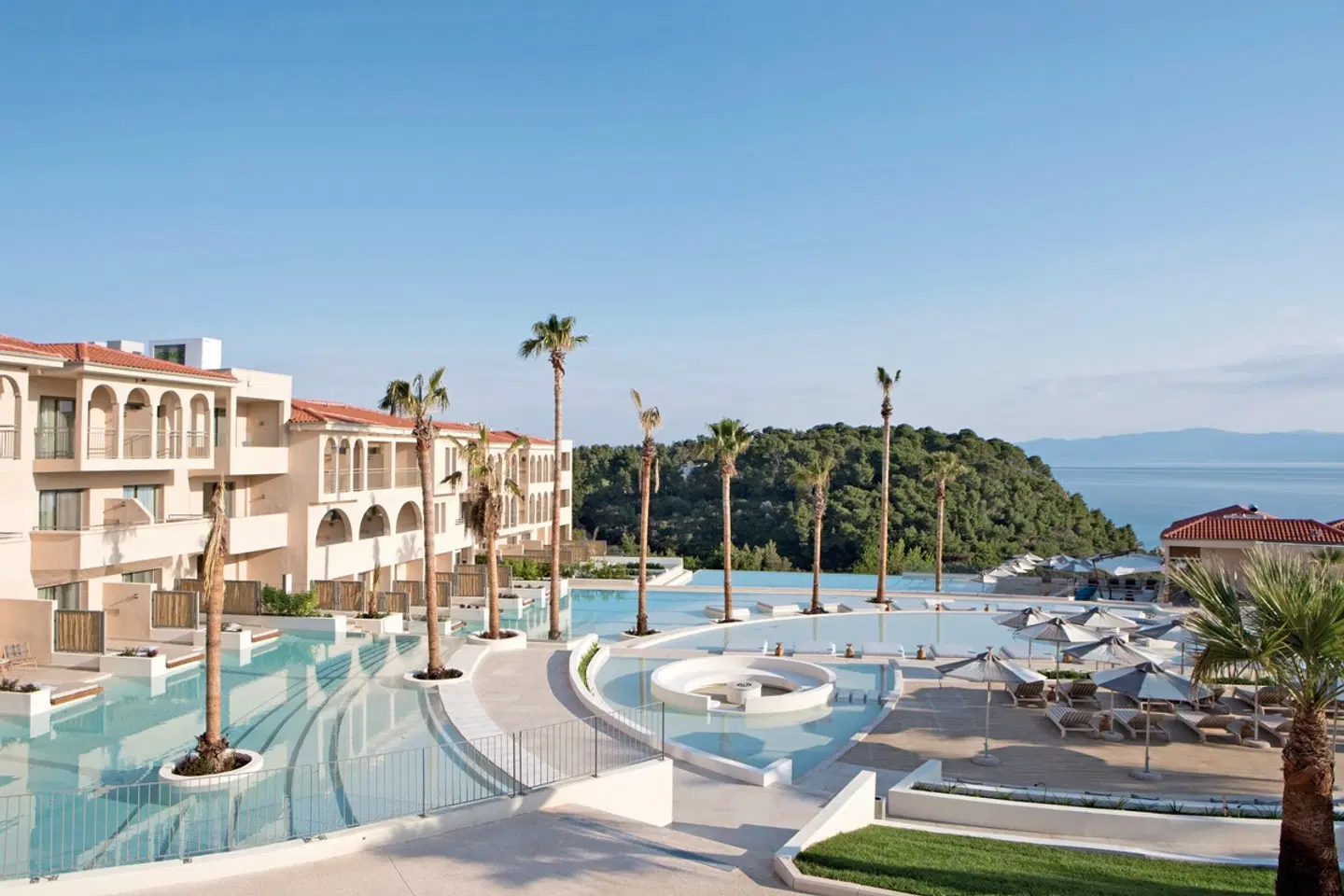 Meravia Leonardo Limited Edition OUTDOOR_POOL