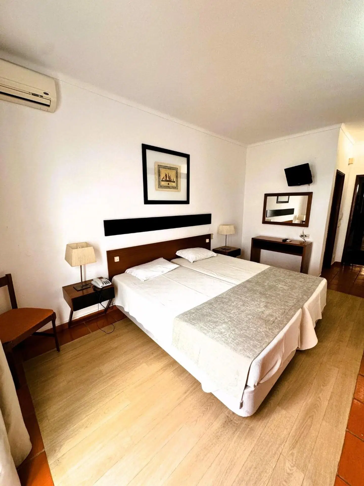 Lagosmar ROOM_EXAMPLE