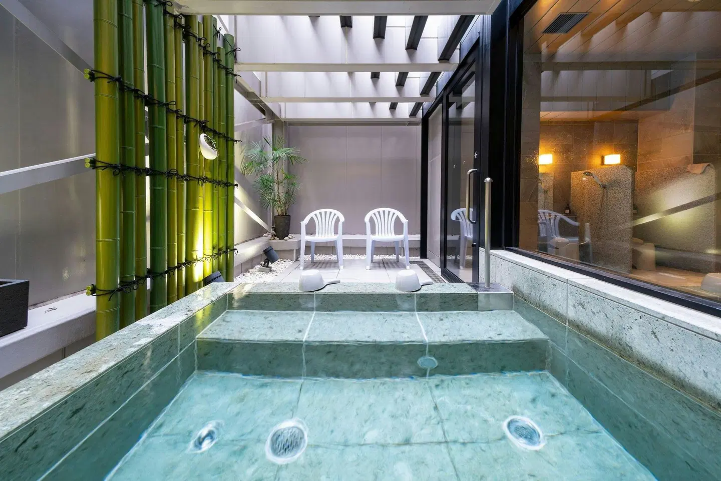 Courtyard by Marriott Osaka Honmachi Hallenbad