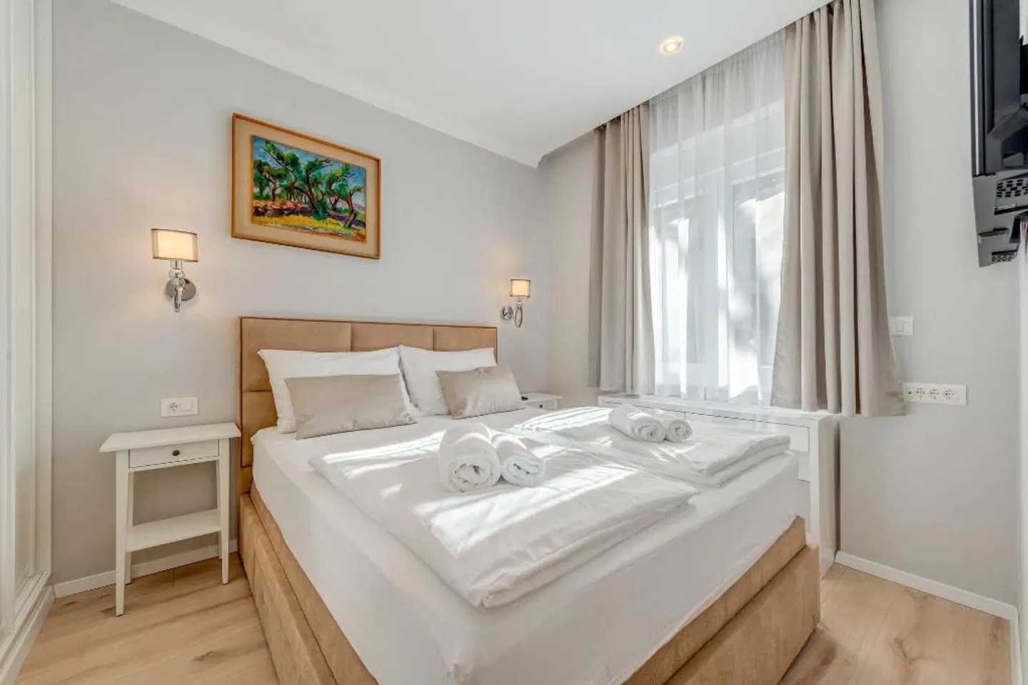 Piano Suites ROOM_EXAMPLE