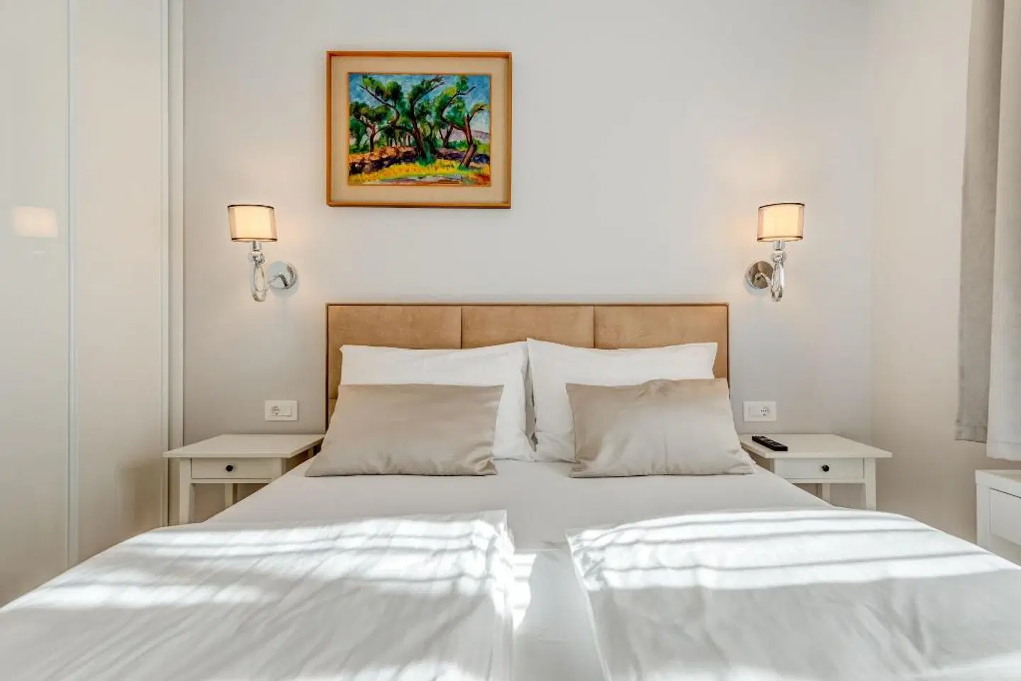 Piano Suites ROOM_EXAMPLE