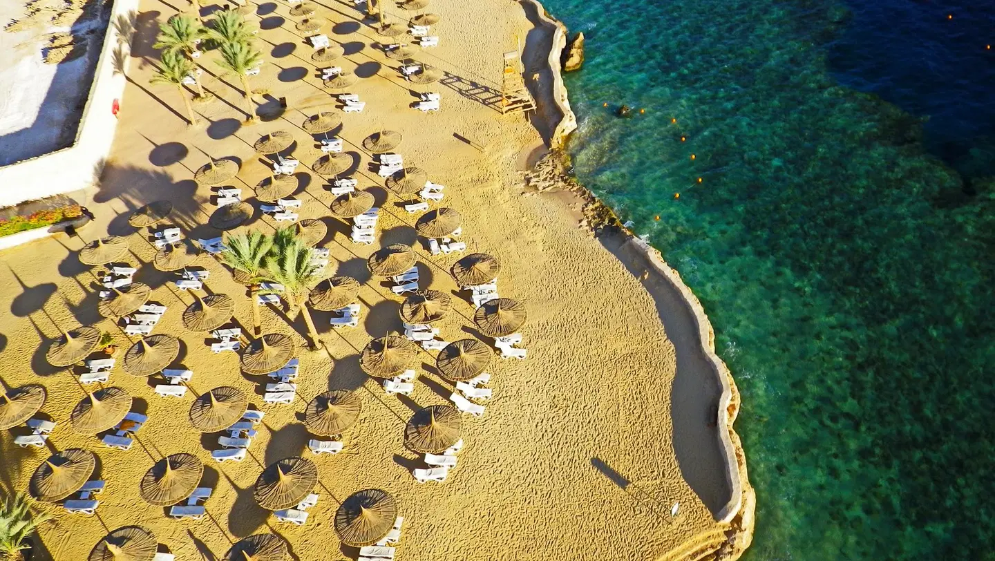 Reef Oasis Blue Bay Resort & Spa Strand