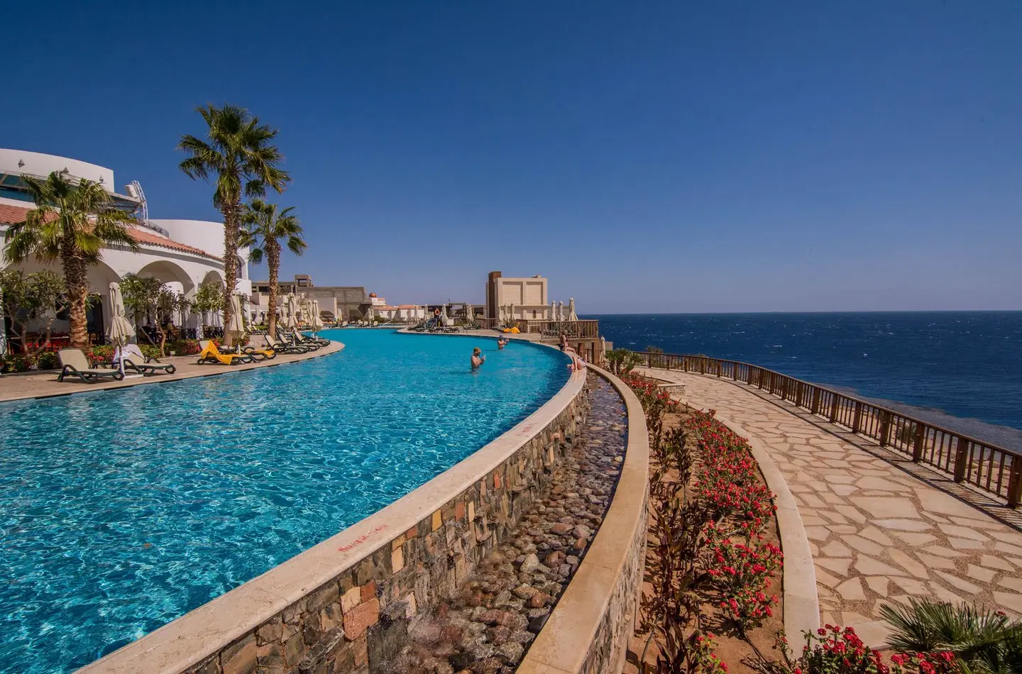 Reef Oasis Blue Bay Resort & Spa OUTDOOR_POOL