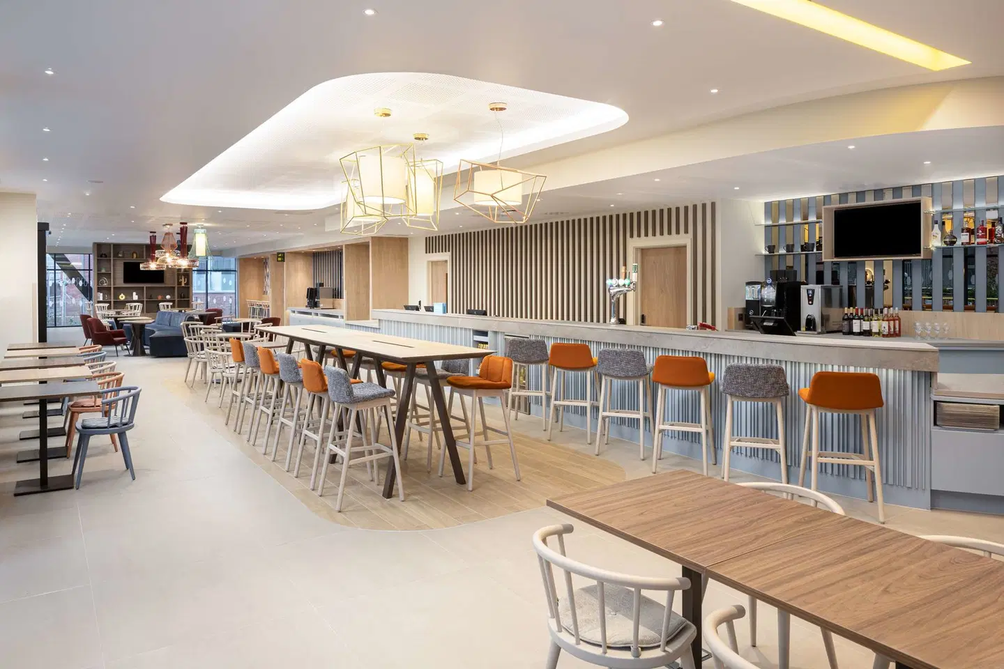 Hampton By Hilton Rochdale Bar