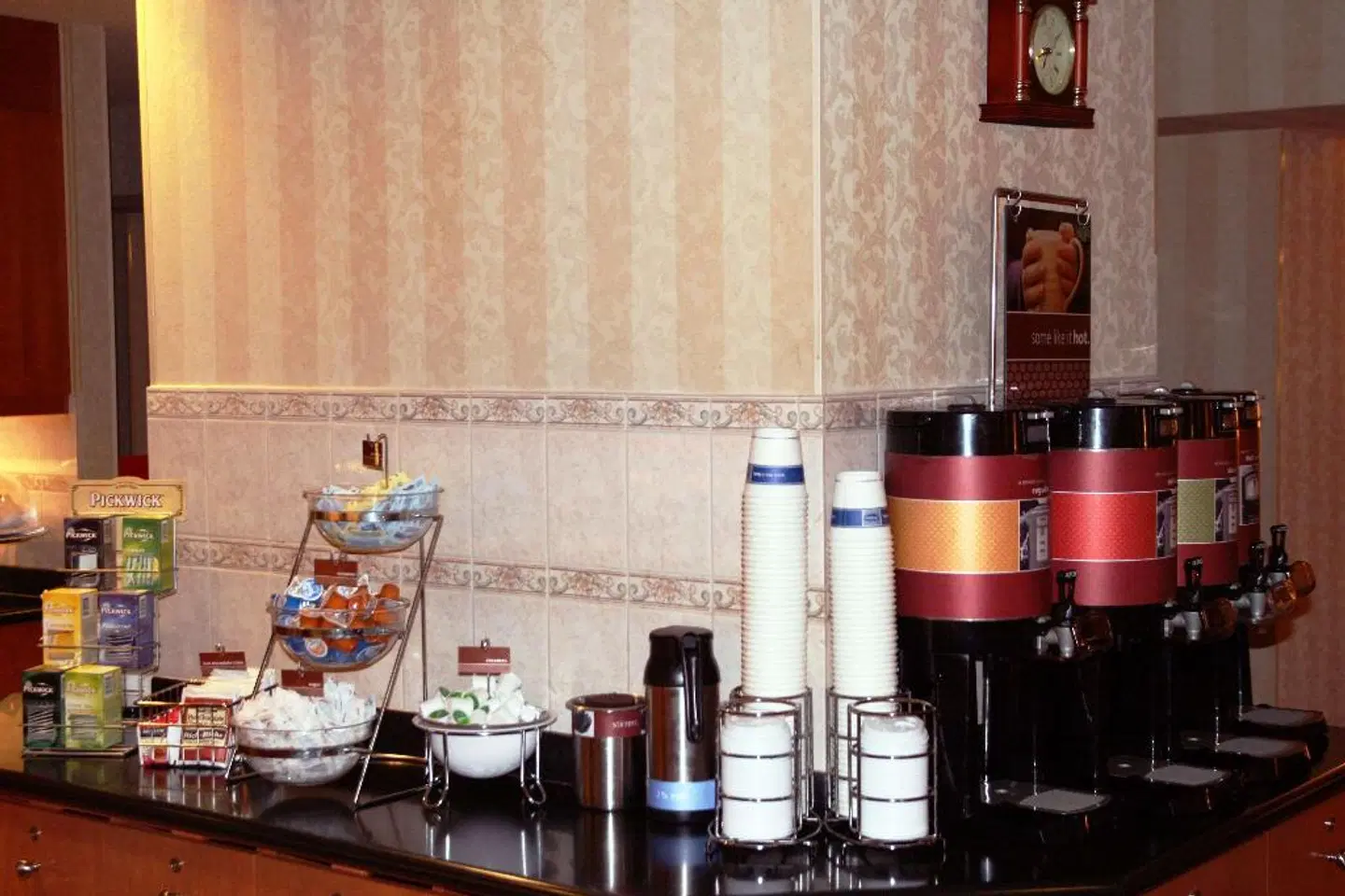Hampton Inn & Suites by Hilton Calgary- University Northwest Restaurant