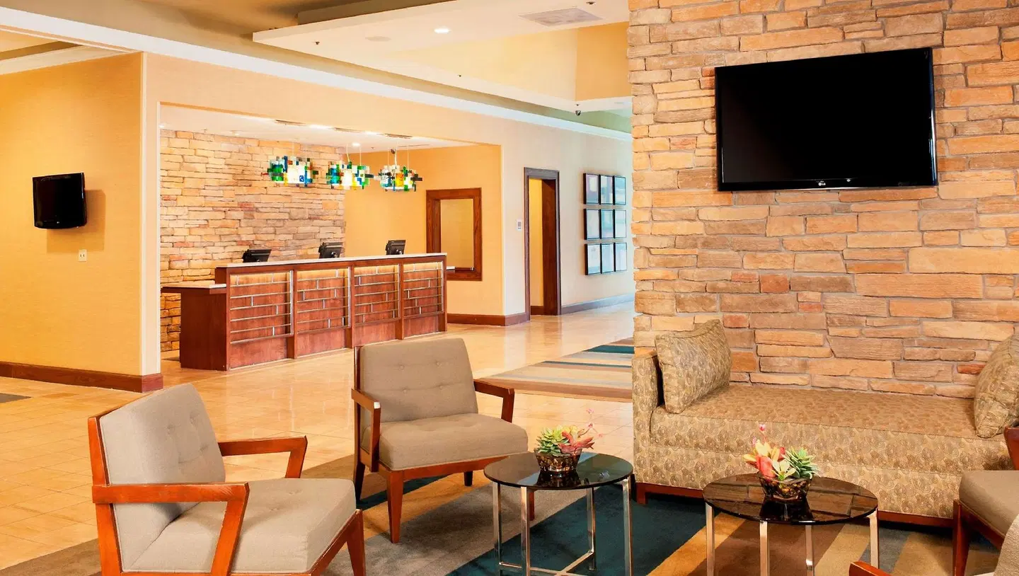 DoubleTree by Hilton Collinsville/St.Louis Bar