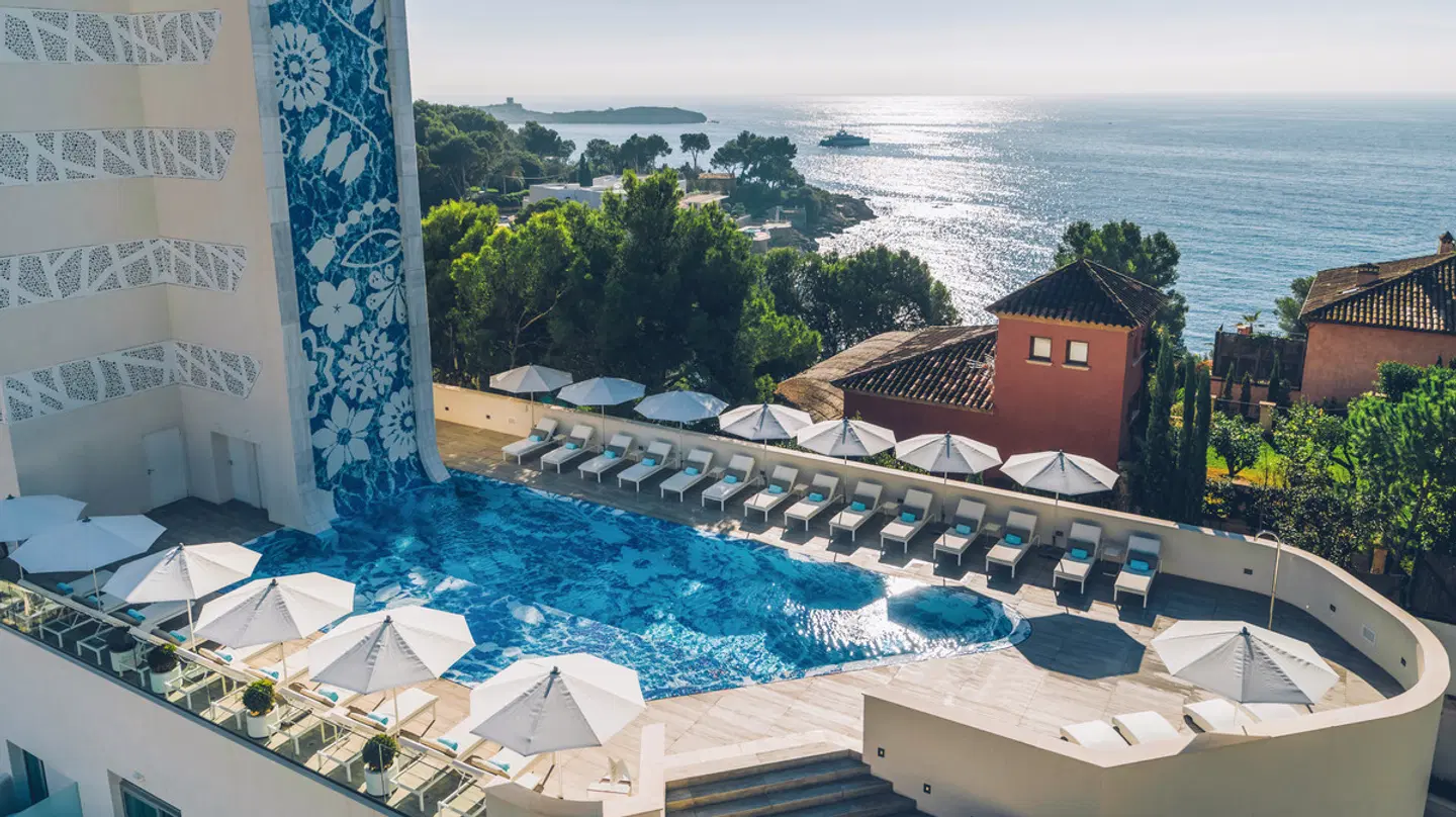 The Donna Portals OUTDOOR_POOL