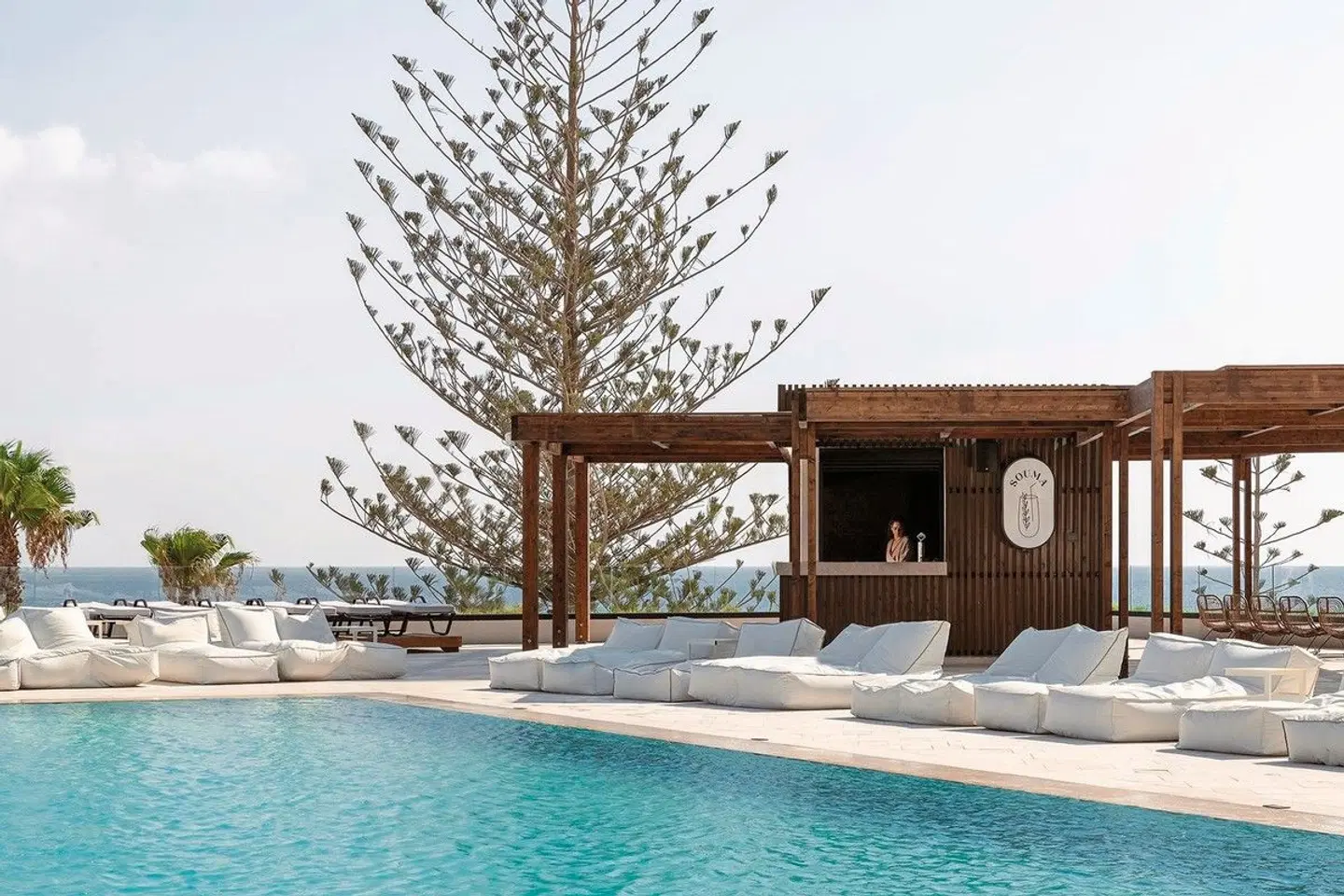 Ella Helea OUTDOOR_POOL