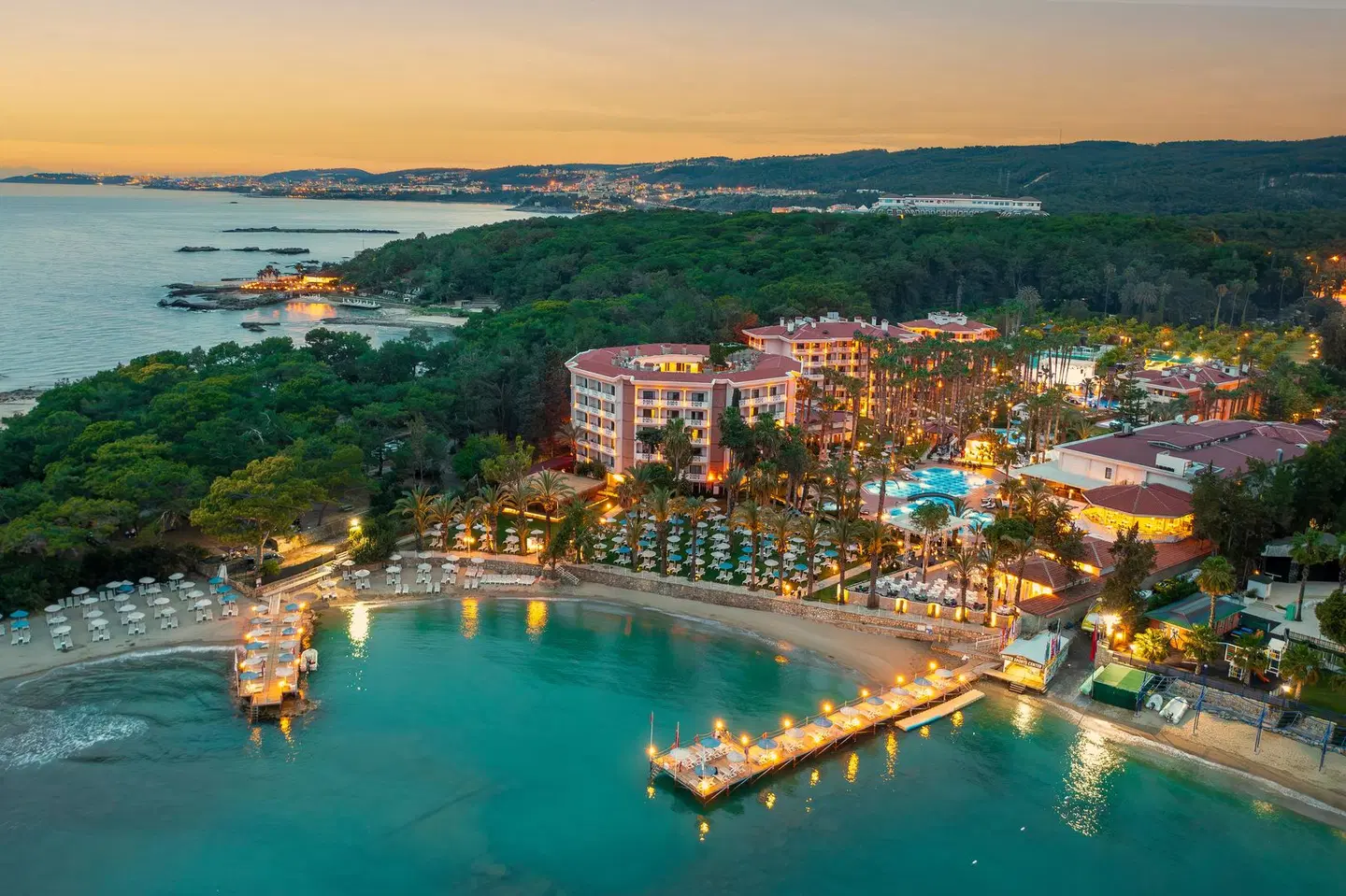 Utopia Resort & Residence EXTERIOR