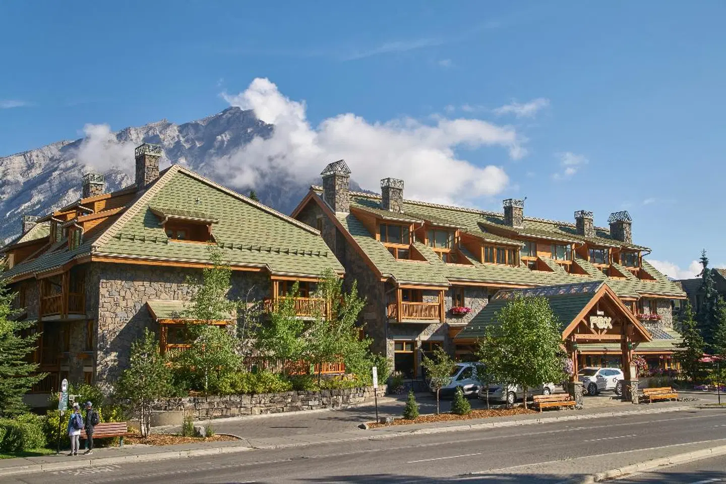 Fox Hotel & Suites EXTERIOR