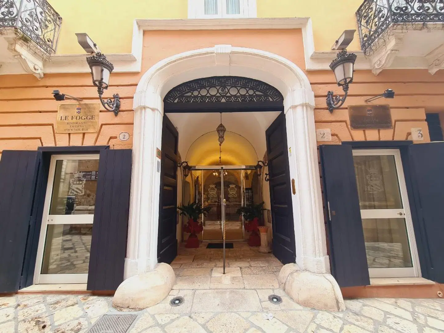 Akropolis EXTERIOR