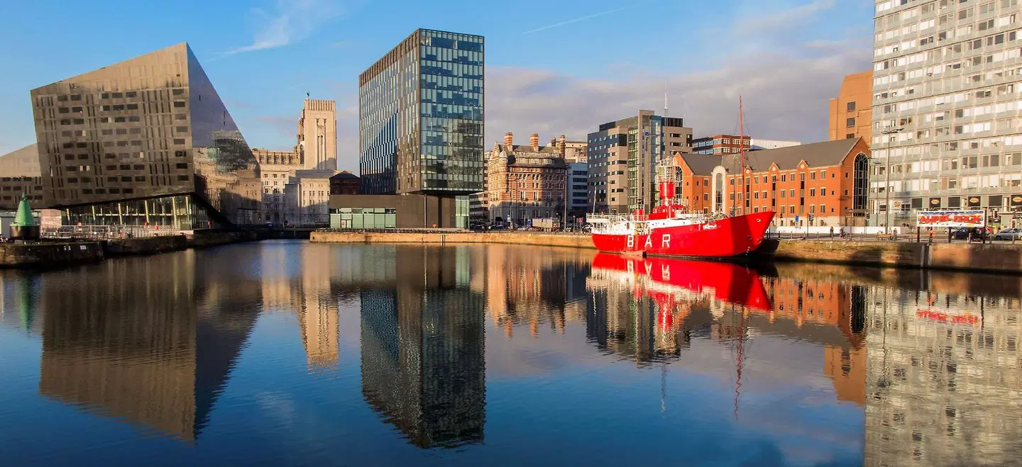 Radisson RED Hotel, Liverpool EXTERIOR