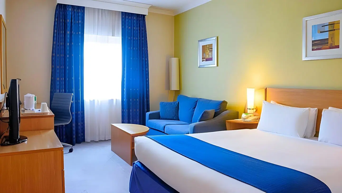 Holiday Inn Cardiff City Centre by IHG ROOM_EXAMPLE
