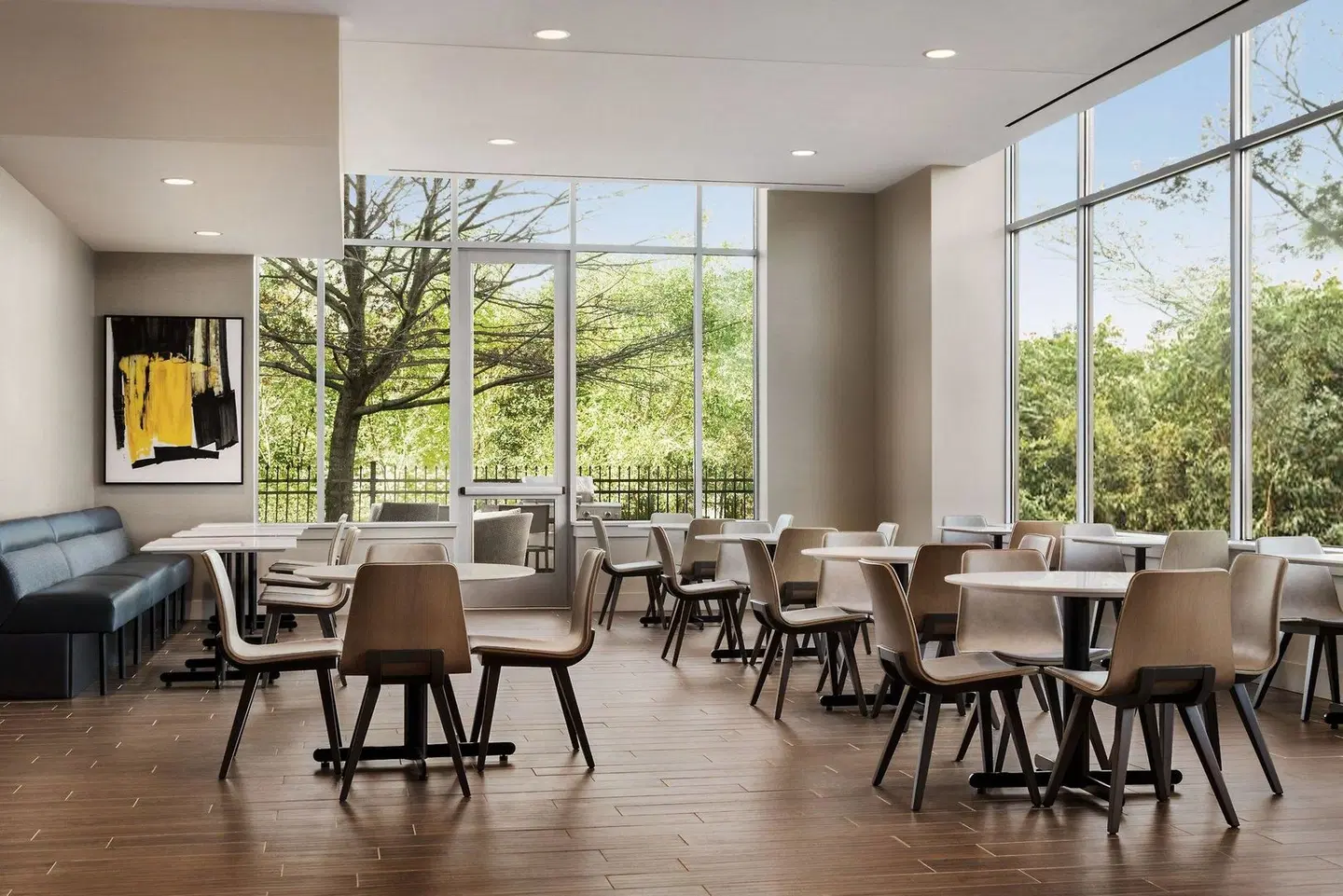 Residence Inn by Marriott New York JFK Airport Restaurant