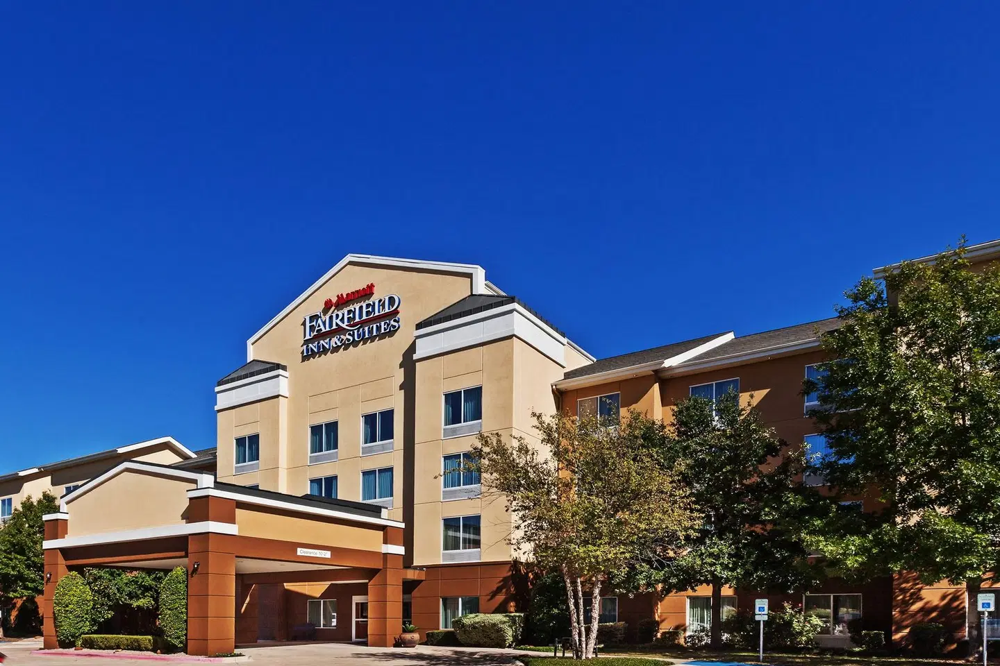 Fairfield Inn & Suites by Marriott Austin Northwest/Arboretum EXTERIOR