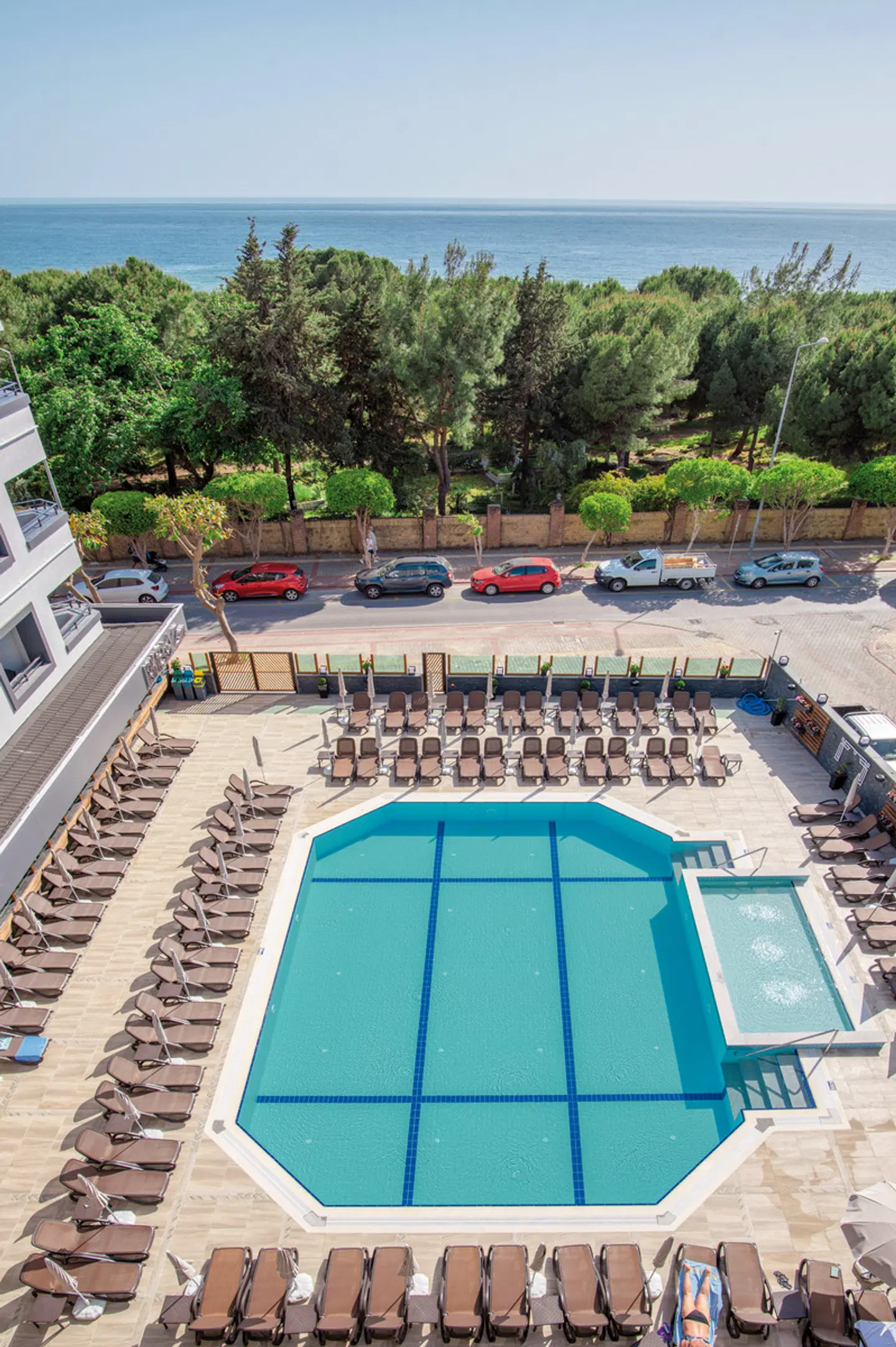 Riviera Zen Hotel OUTDOOR_POOL