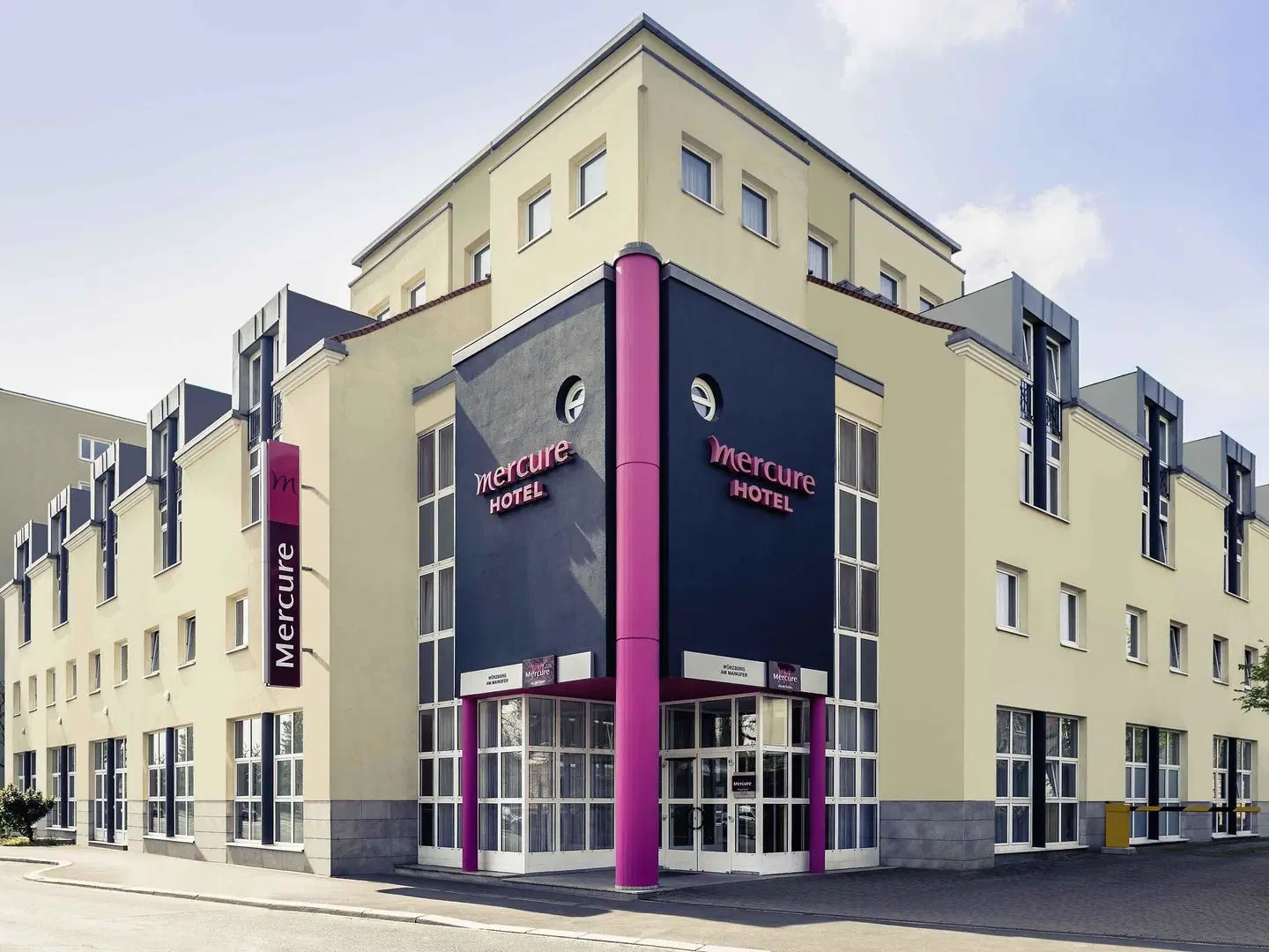 Mercure Wuerzburg am Mainufer EXTERIOR