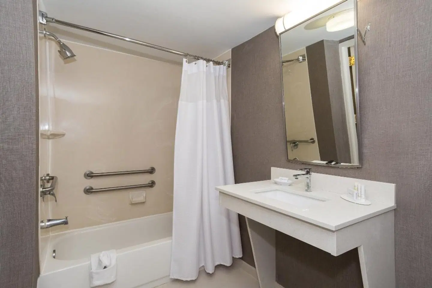 Aloft Charleston Airport & Convention Center Badezimmer