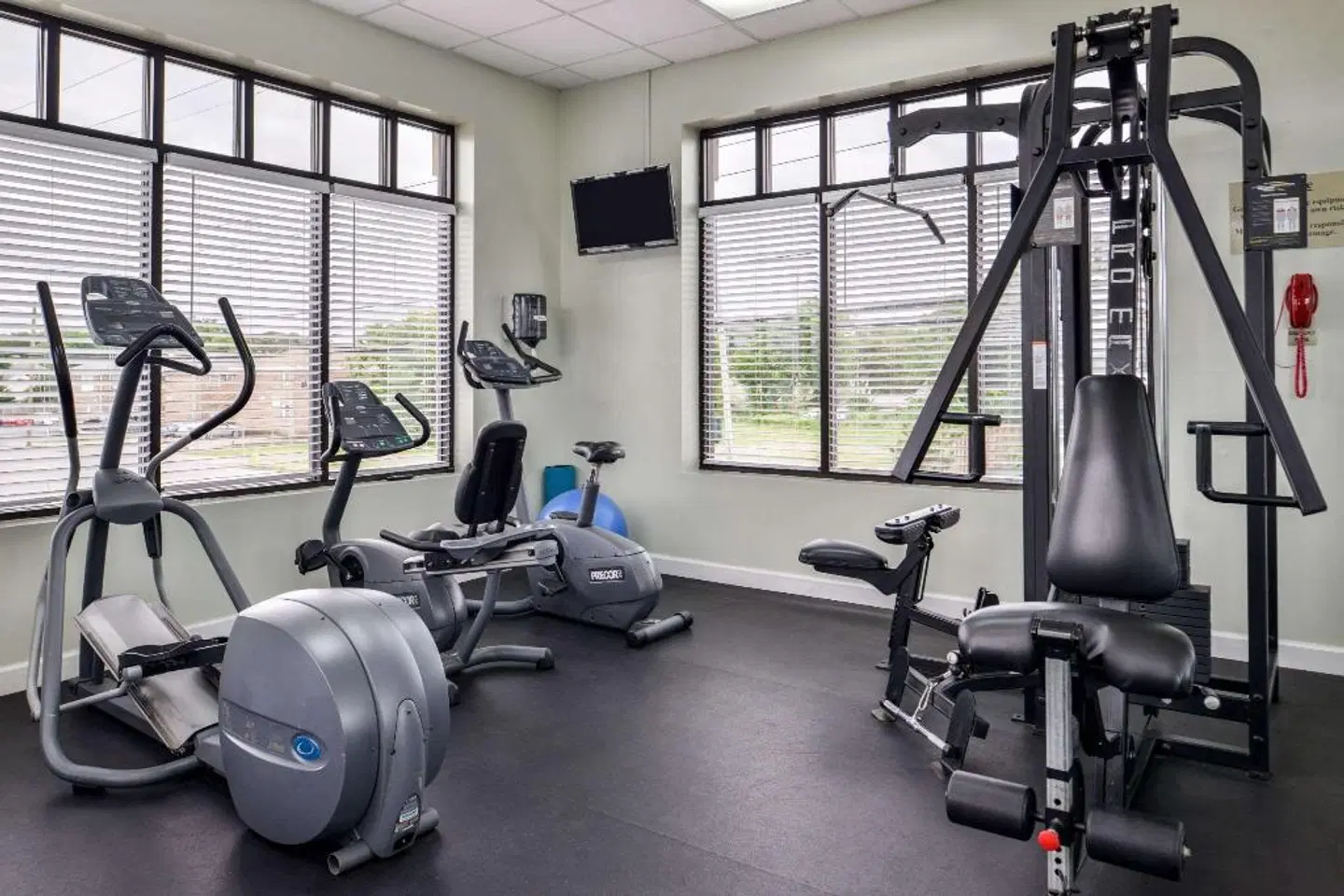 Best Western Plus Holiday Sands Inn & Suites SPORTS_AND_LEISURE