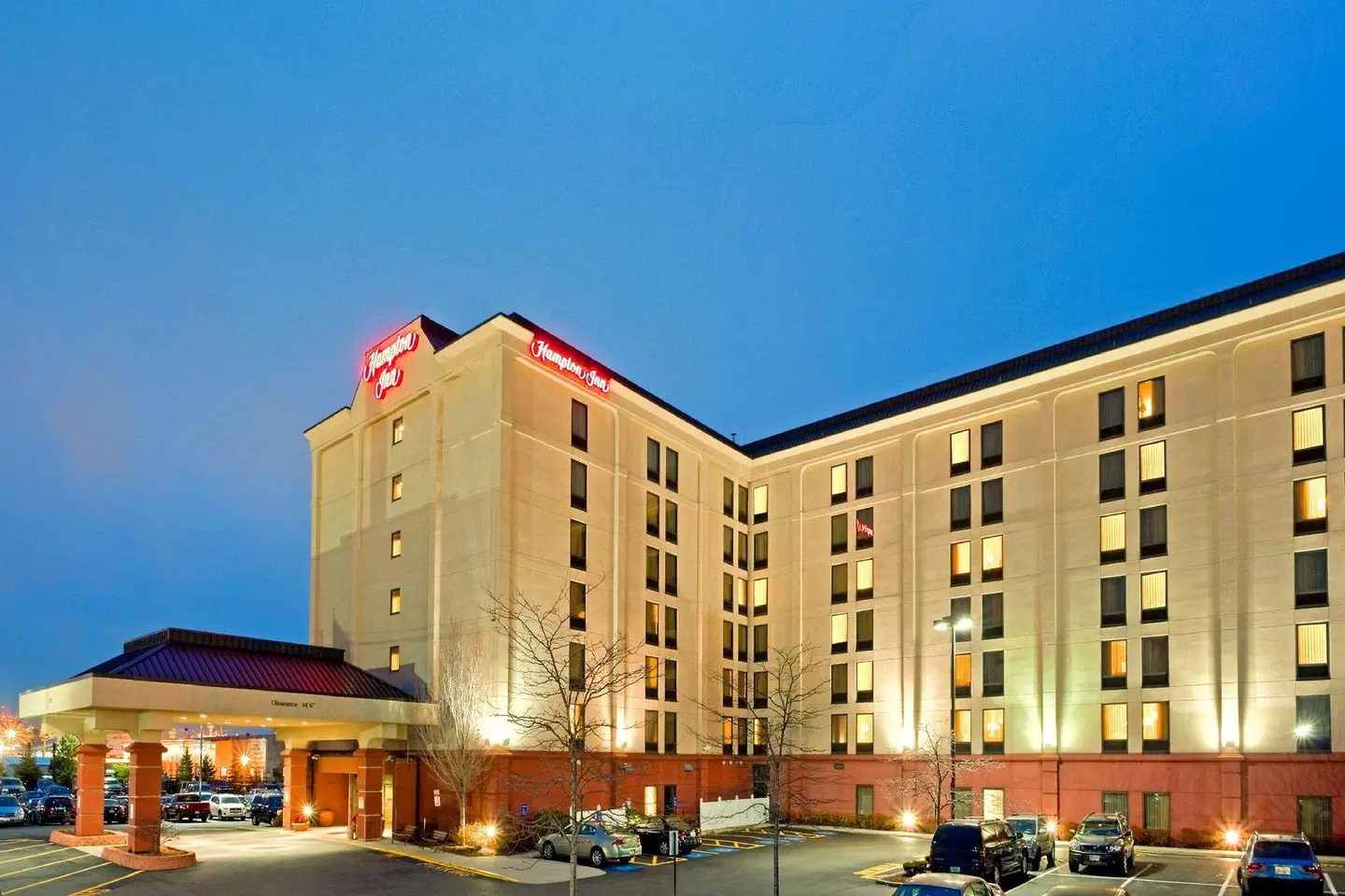 Hampton Inn Boston-Logan Airport EXTERIOR