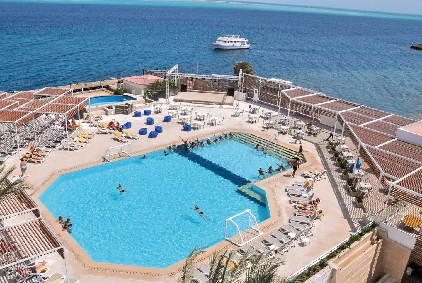 SUNRISE Holidays Resort OUTDOOR_POOL