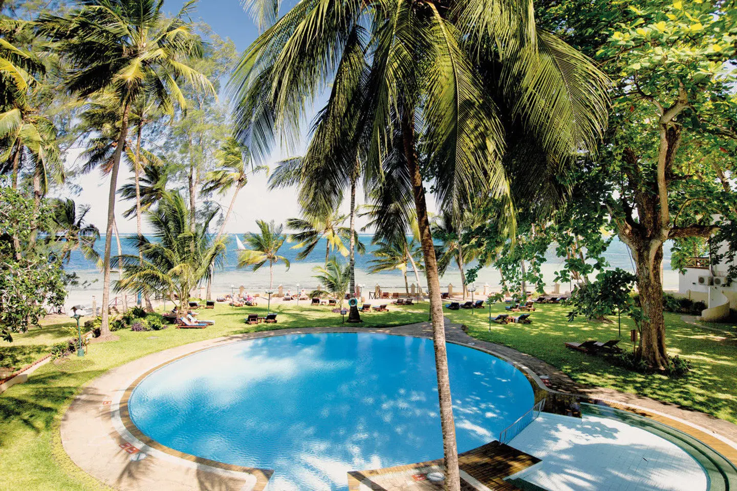 Neptune Beach Resort OUTDOOR_POOL