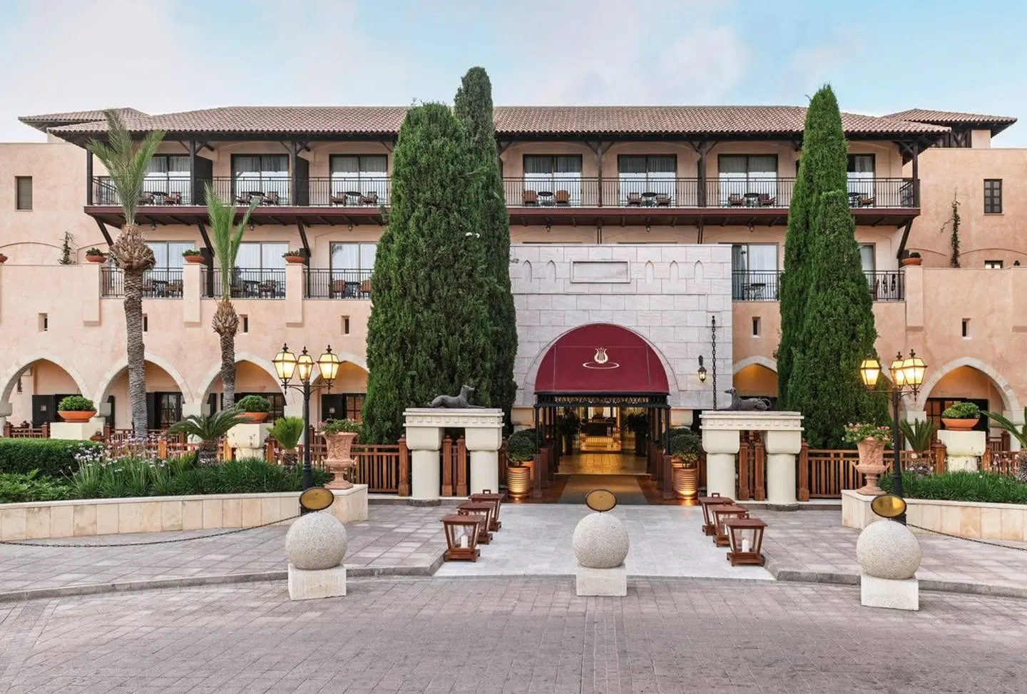 Elysium EXTERIOR