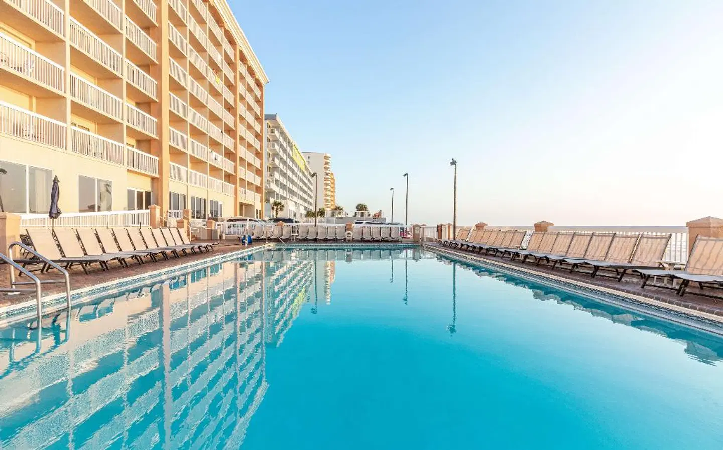 Hampton Inn Daytona Shores-Oceanfront OUTDOOR_POOL