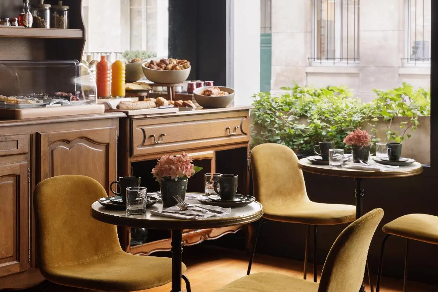 New Hotel Republique Restaurant