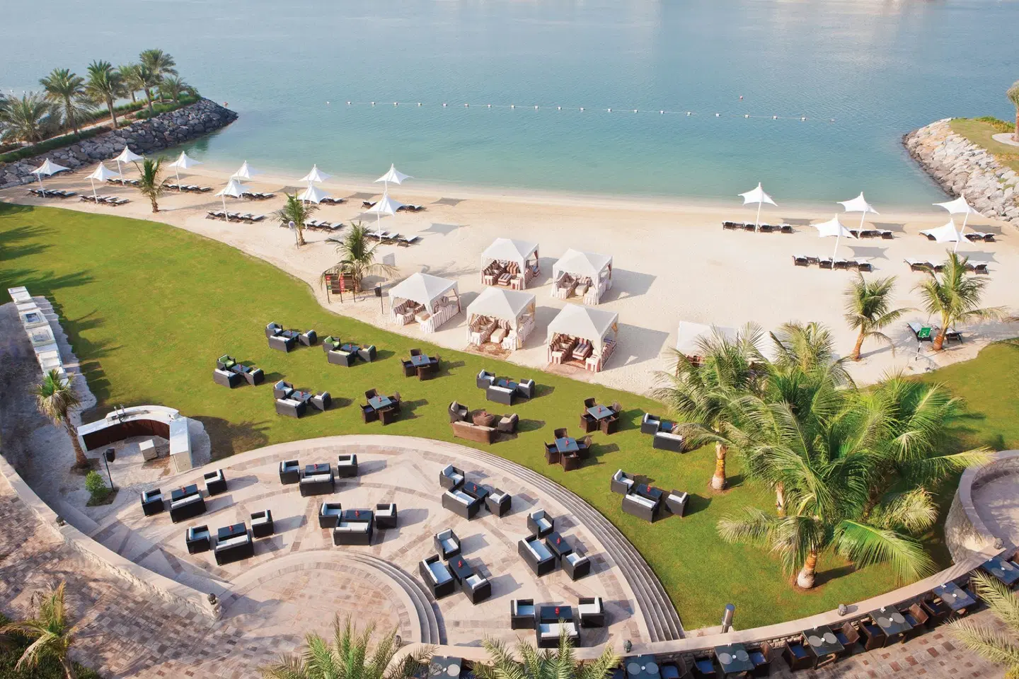 Traders Hotel Qaryat Al Beri Abu Dhabi Strand