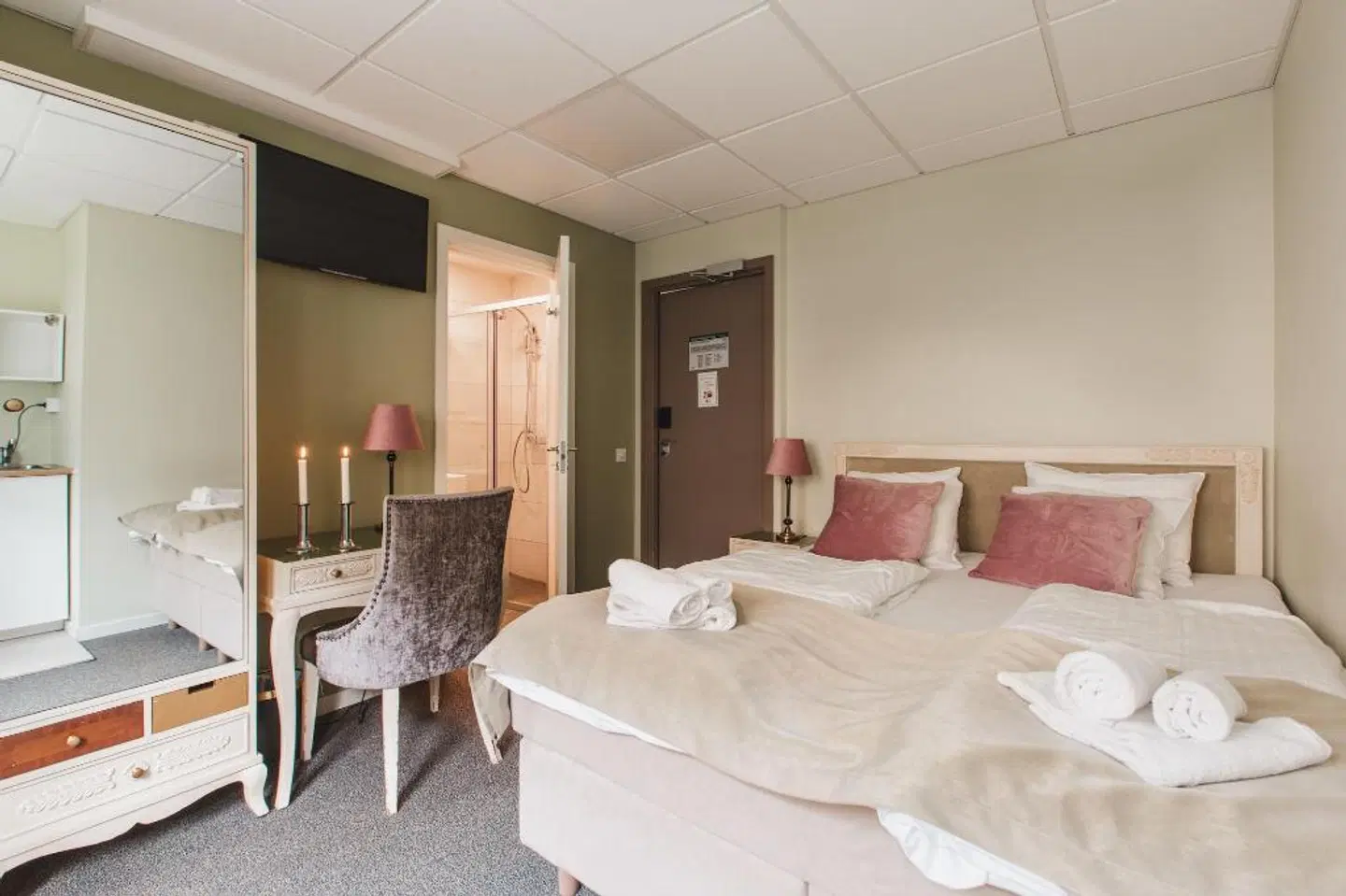 Point ROOM_EXAMPLE