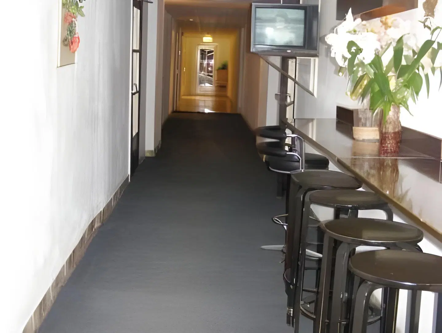 Mahtra Hostel Bar