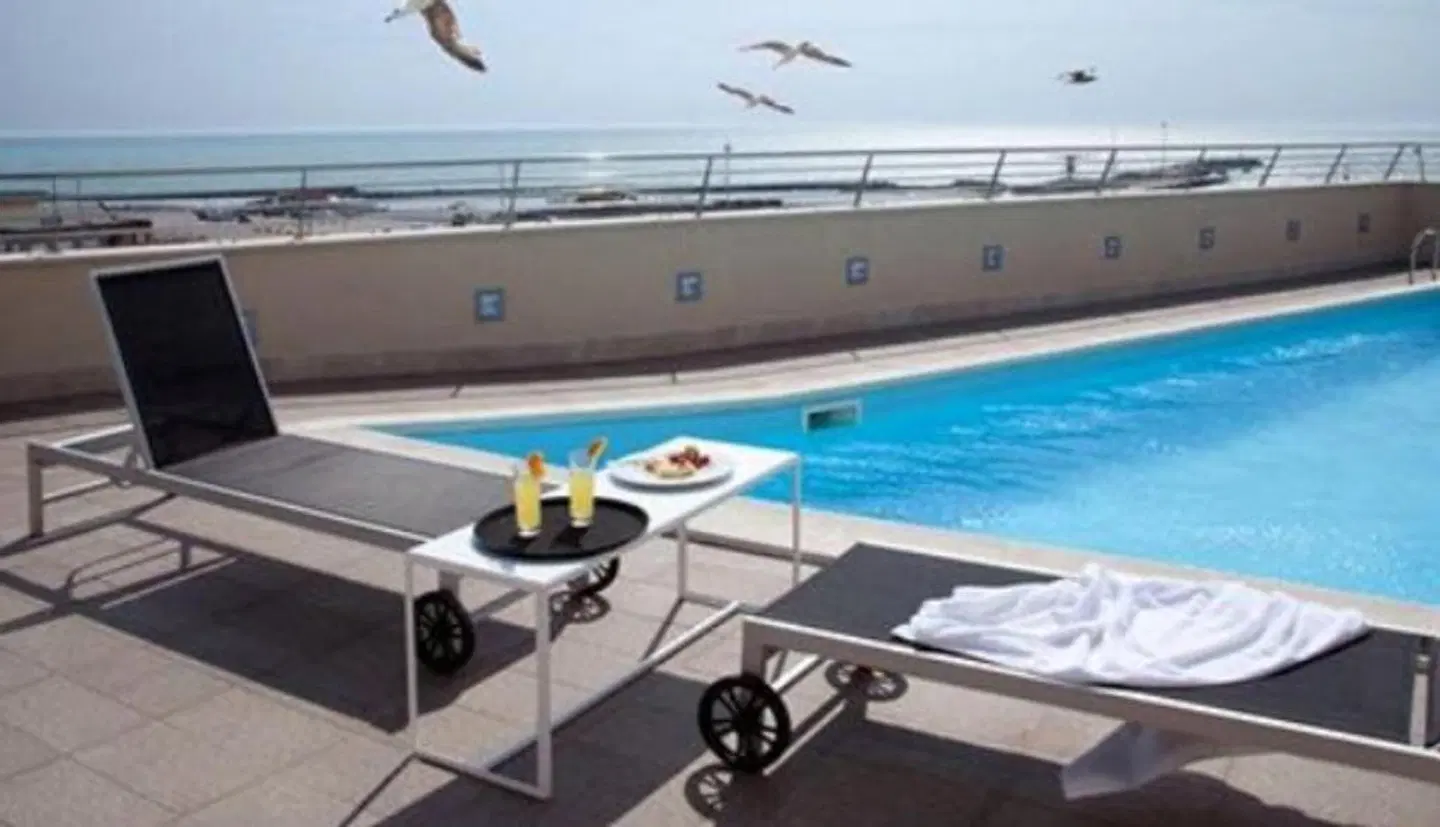 Tiber OUTDOOR_POOL