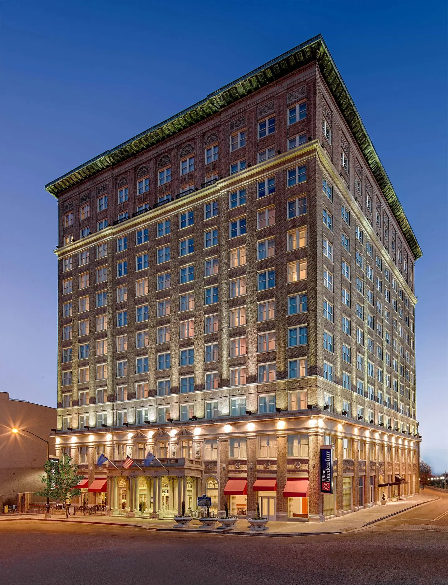 Hilton Garden Inn Jackson Downtown EXTERIOR