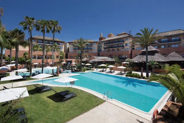 DoubleTree by Hilton Islantilla Beach Golf Resort OUTDOOR_POOL
