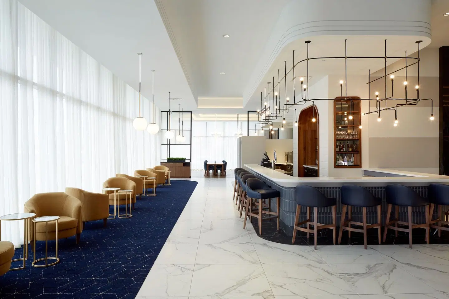 Courtyard by Marriott Montreal Midtown Bar