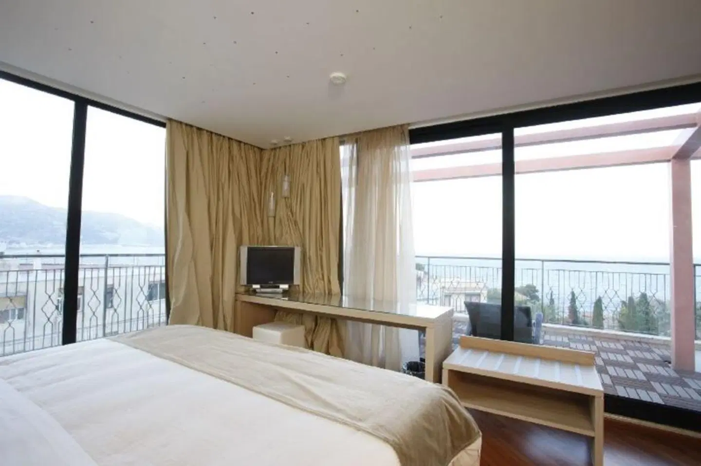 Villa Esperia ROOM_EXAMPLE