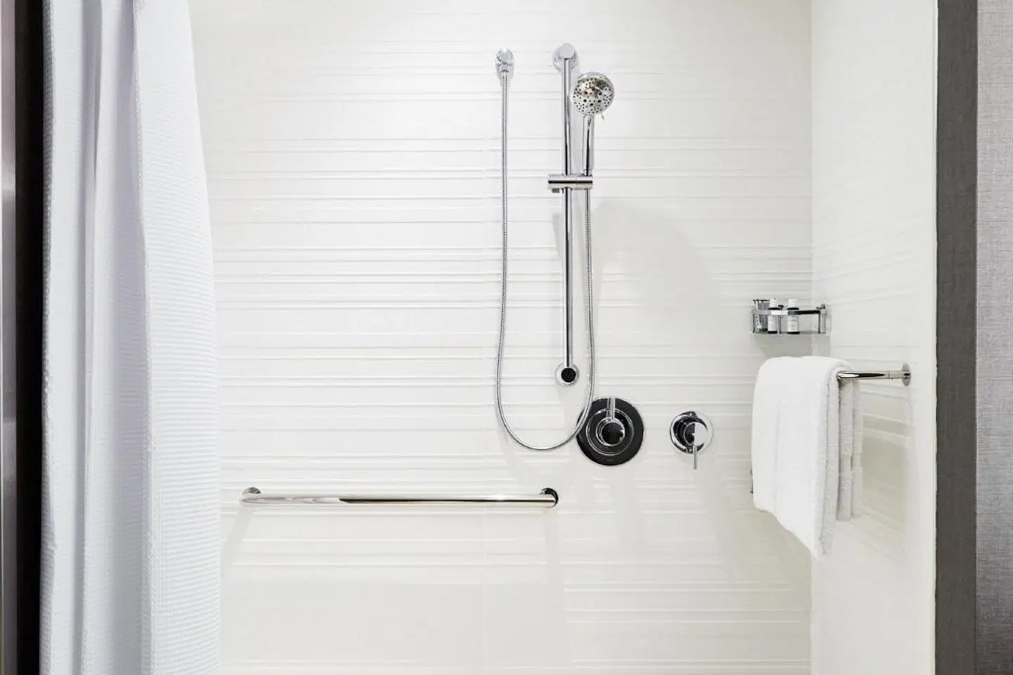 AC Hotel by Marriott Portland Downtown/Waterfront, ME Badezimmer
