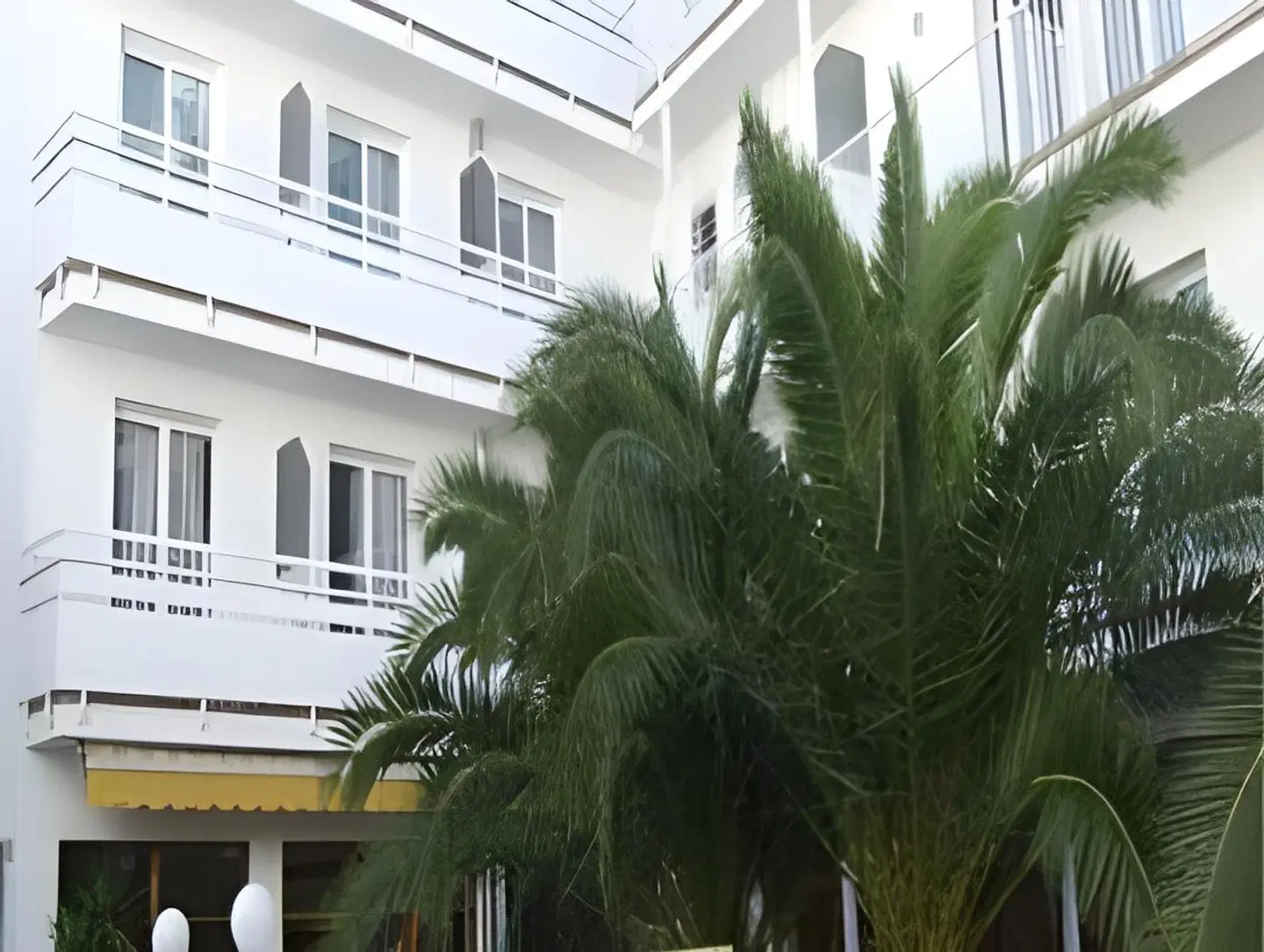 Simeon EXTERIOR