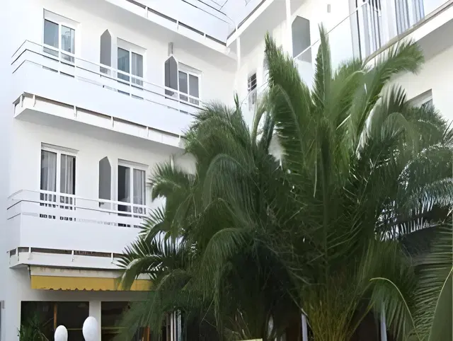 Simeon EXTERIOR