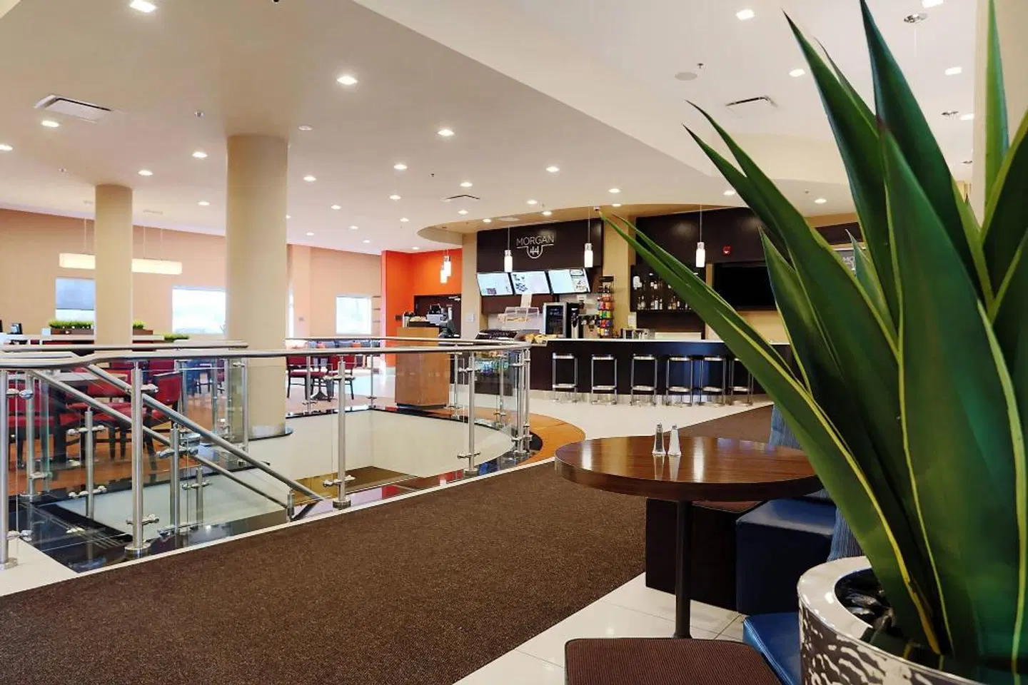 Courtyard by Marriott Montreal West Island/Baie DUrfe Bar