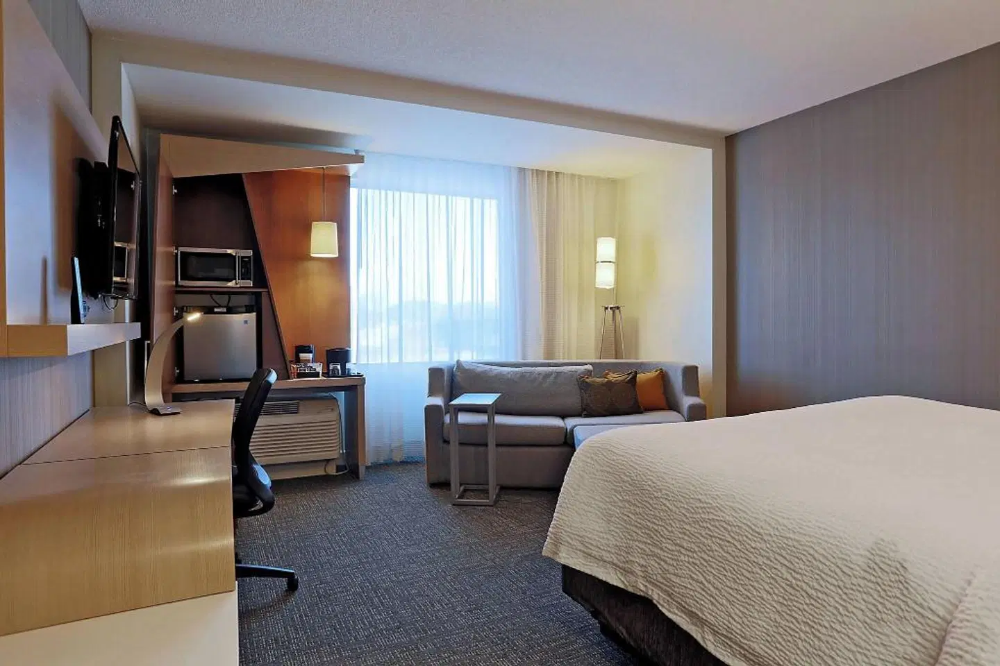 Courtyard by Marriott Montreal West Island/Baie DUrfe ROOM_EXAMPLE