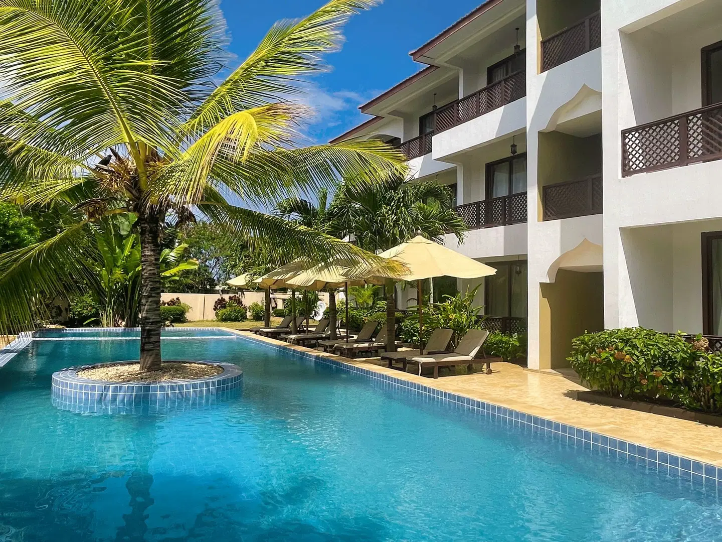 AHG Hisia Nungwi Experience OUTDOOR_POOL