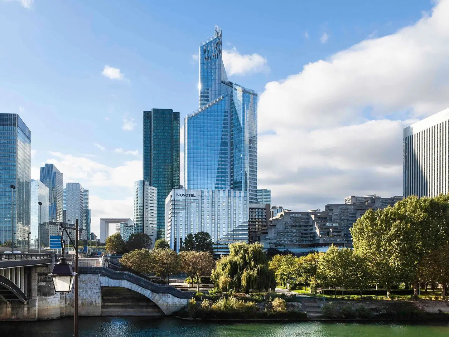 Novotel Paris La Défense EXTERIOR